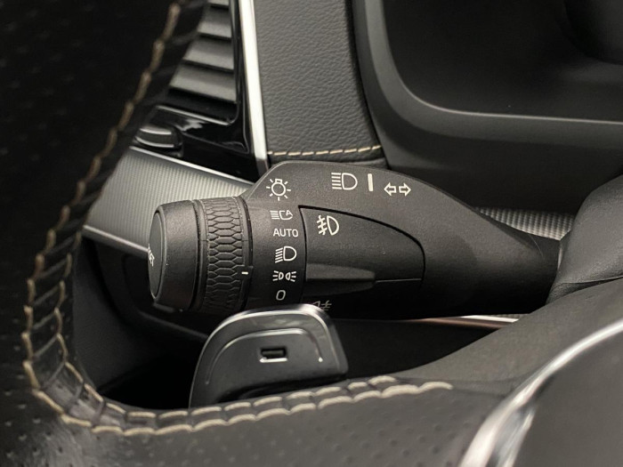 Volvo XC90 D5 AWD R-DESIGN REZERVACE 2.0 d