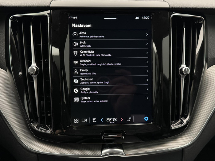 Volvo XC60 B5 AWD PLUS DARK AUT CZ 1.maj.