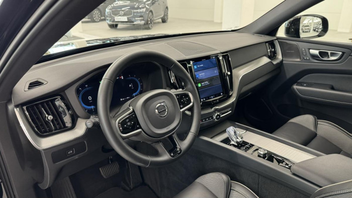 Volvo XC60 B4 AWD PLUS DARK REZERVACE 2.0 Plus