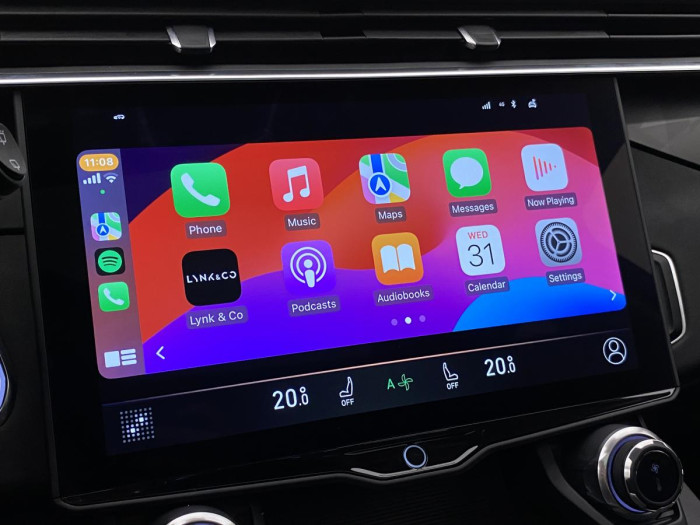 Lynk & Co 01 PHEV DCT AUT 1.maj. REZERVACE