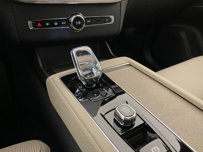 Volvo XC90 T8 AWD RECHARGE BRIGHT ULTRA 7