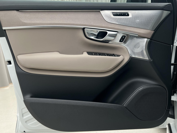 Volvo XC90 T8 AWD RECHARGE ULTRA DARK CZ