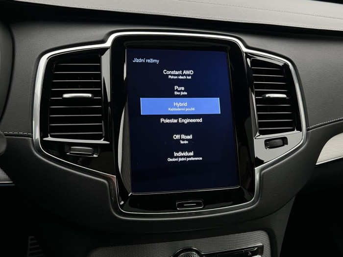 Volvo XC90 T8 AWD R-DESIGN 7MÍSTNÁ AUT CZ