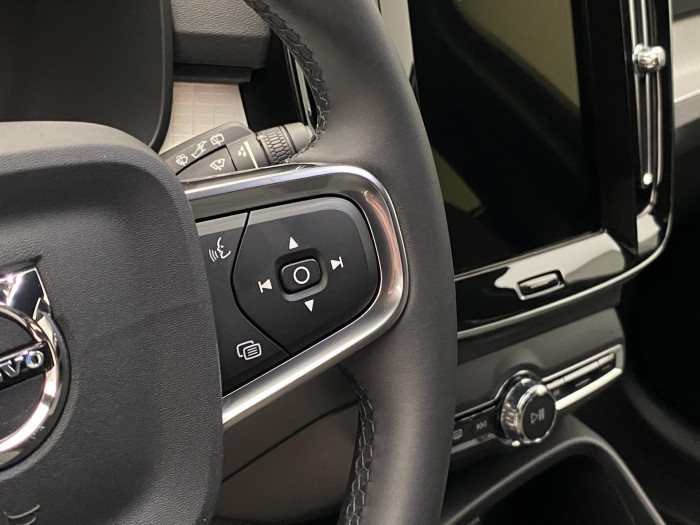 Volvo XC40 B3 DARK PLUS AUT CZ