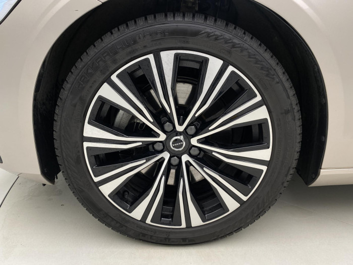 Volvo V60 B4 DARK PLUS AUT CZ