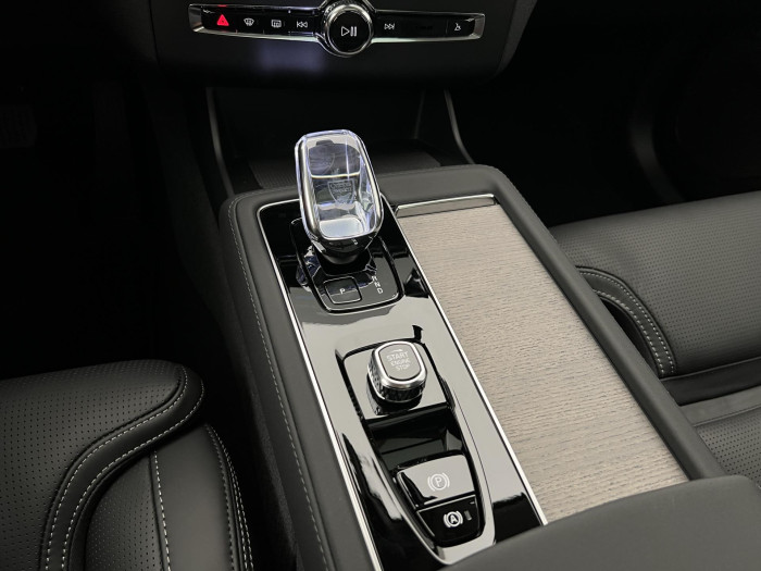 Volvo XC90 T8 AWD RECHARGE DARK ULTRA AUT