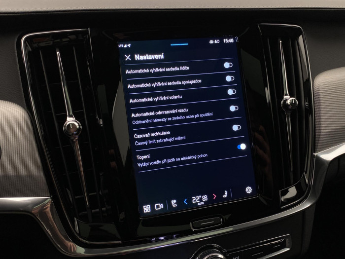 Volvo V90 T8 AWD RECHARGE REZERVACE