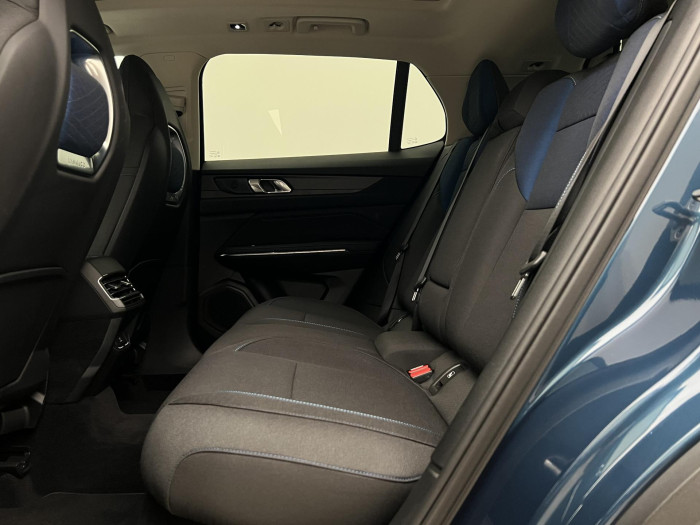 Lynk & Co 01 PHEV DCT AUT