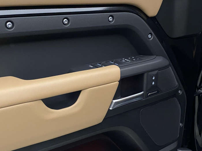 Land Rover Defender 110 D300 X-DYNAMIC HSE AWD AUT 3.0 d Dynamic