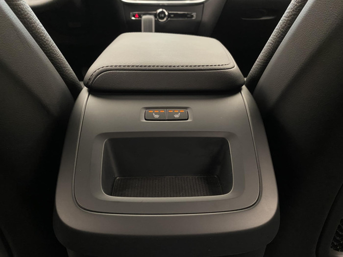 Volvo V60 B4 DARK PLUS AUT CZ