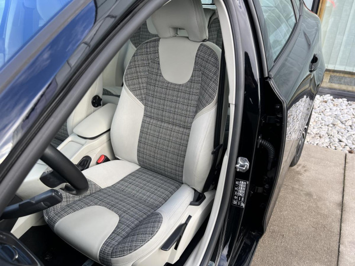 Volvo V40 T3 MOMENTUM Aut CZ 1.5 Momentum