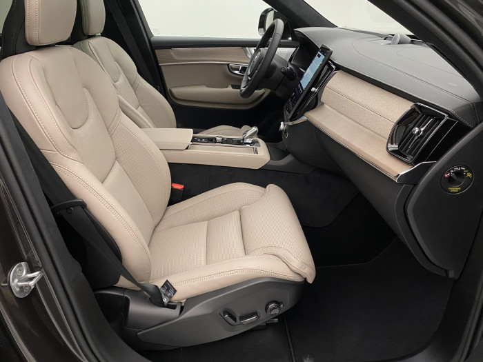 Volvo XC90 T8 AWD RECHARGE DARK ULTRA 7m