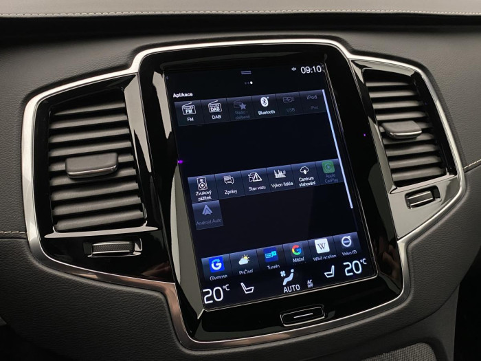 Volvo XC90 B6 AWD R-DESIGN REZERVACE