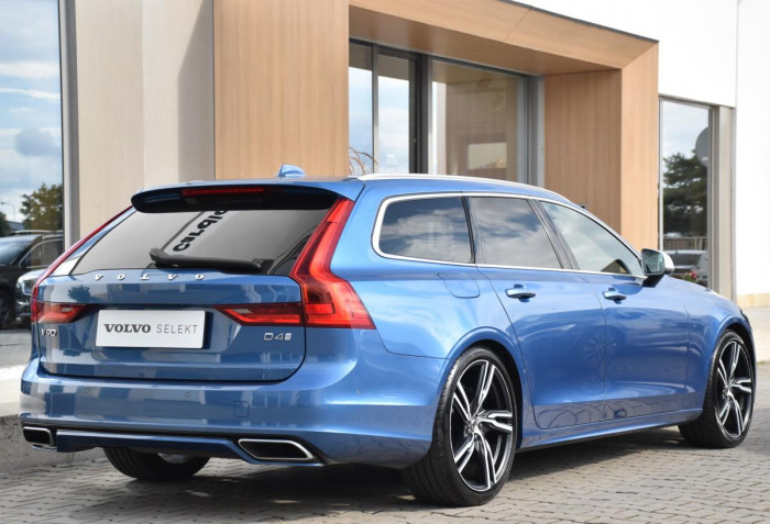 Volvo V90 D4 R-Design AUT REZERVACE 2.0 d