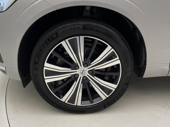 Volvo XC60 B4 AWD INSCRIPTION AUT CZ