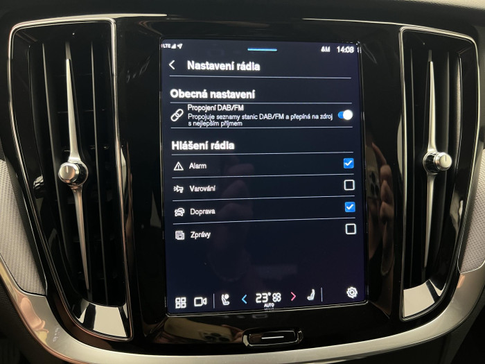 Volvo V60 B4 PLUS DARK AUT 1.maj.