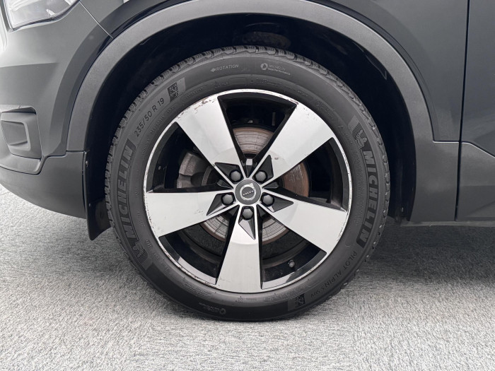 Volvo XC40 B4 MOMENTUM PRO CZ 1.maj 2.0 Momentum