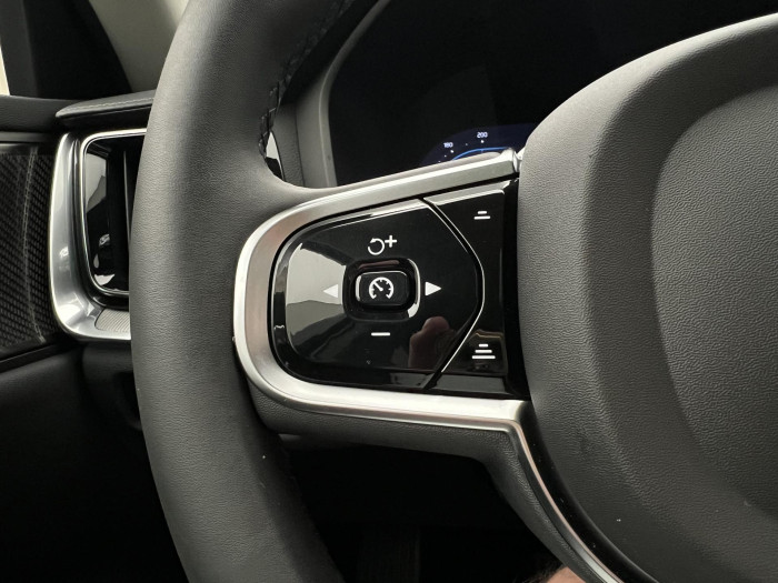 Volvo V60 B4 ULTIMATE DARK AUT 1.maj.