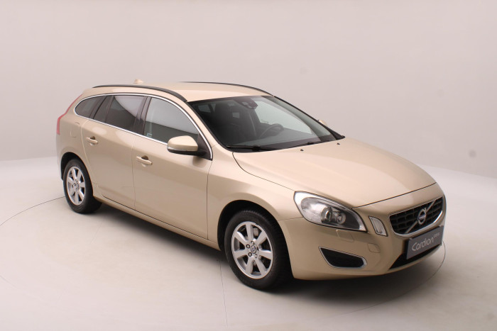Volvo V60 D5 MOMENTUM 2.4 d Momentum