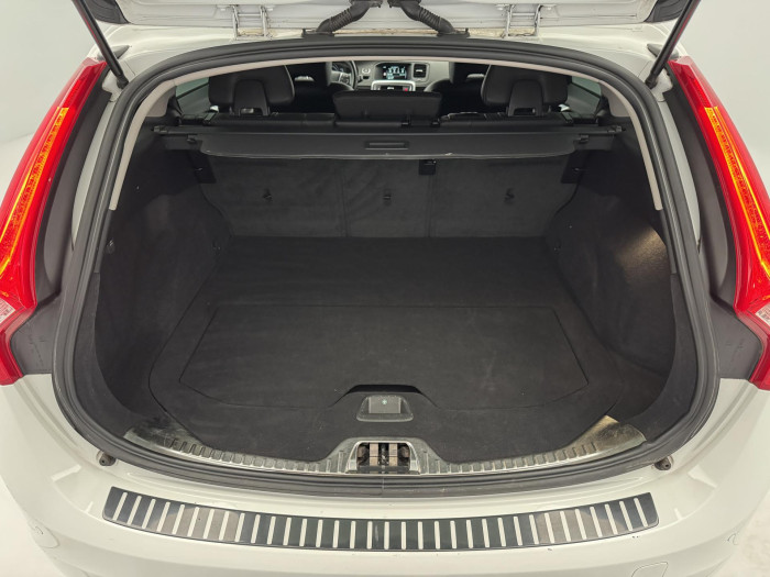 Volvo V60 CC D4 AWD SUMMUM AUT 2.4 d CC CC Summum