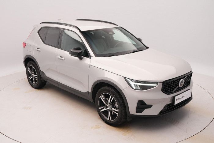 Volvo XC40 B3 PLUS DARK AUT REZERVACE