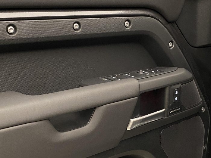 Land Rover Defender 110 D250 X-DYNAMIC SE REZERVAC 3.0 d Dynamic SE