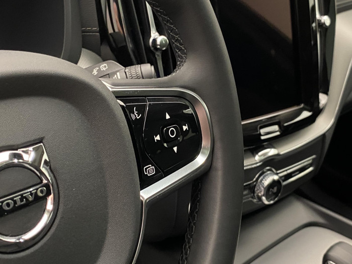 Volvo XC60 B4 AWD R-DESIGN AUT CZ