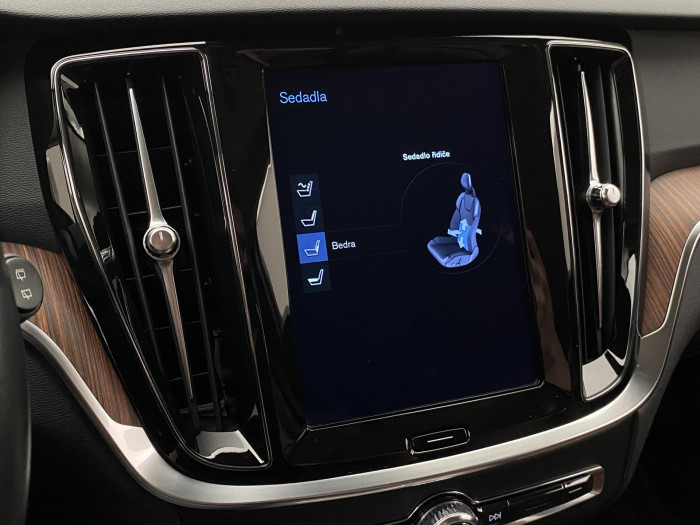 Volvo V60 CC D4 AWD PRO REZERVACE 2.0 d CC CC