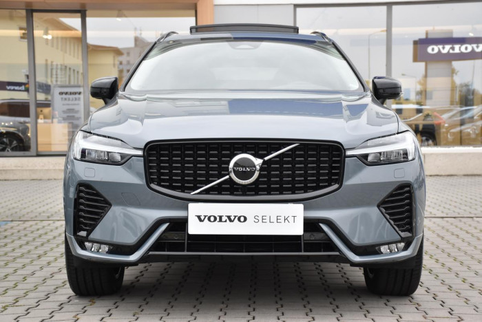 Volvo XC60 B4 AWD R-Design REZERVACE