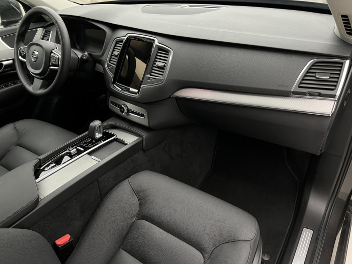 Volvo XC90 B5 AWD CORE 7MÍSTNÁ AUT  CZ
