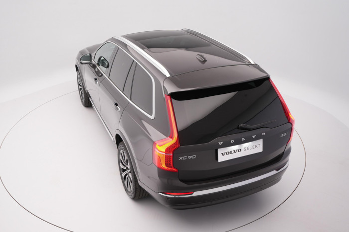 Volvo XC90 B5 AWD ULTIMATE REZERVACE