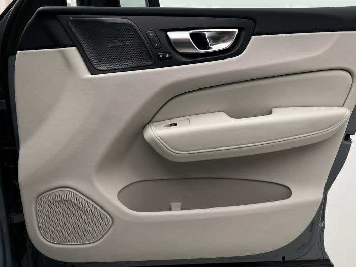 Volvo XC60 T6 AWD RECHARGE PLUS DARK AUT