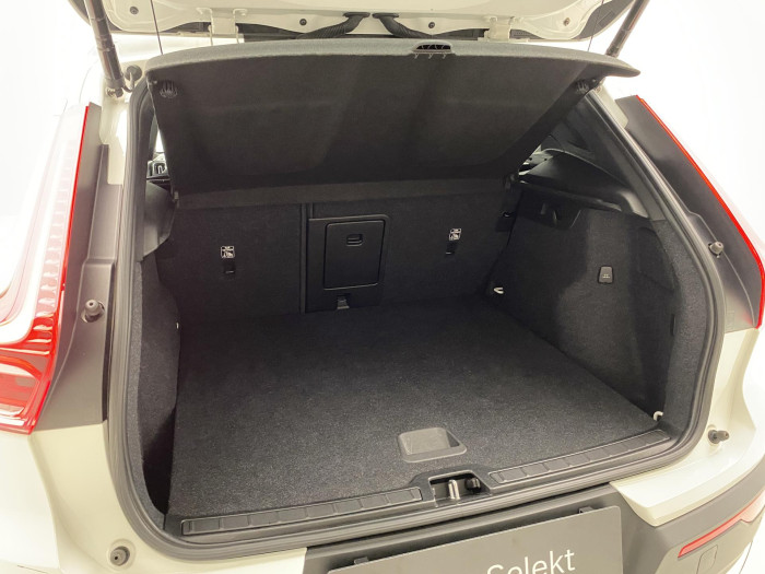 Volvo XC40 B4 MOMENTUM AUT CZ 2.0 Momentum