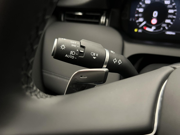 Land Rover Discovery Sport P300e DYNAMIC SE REZERVACE 1.5 Dynamic SE