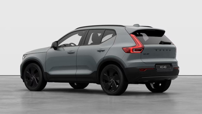 Volvo XC40 B3 AUT PLUS BLACK EDITION
