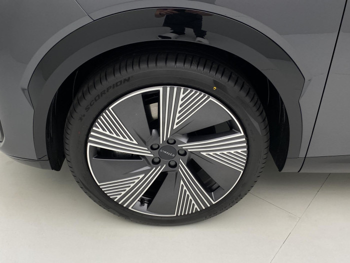 Lynk & Co 08 MORE PHEV