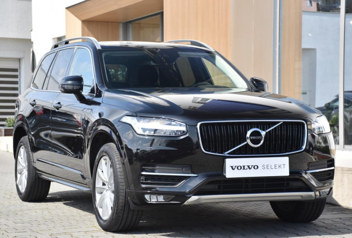 Volvo XC90 D5 AWD MOMENTUM REZERVACE 2.0 d Momentum