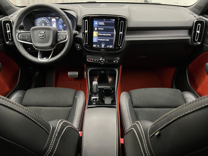 Volvo XC40 T4 AWD R-DESIGN AUT CZ