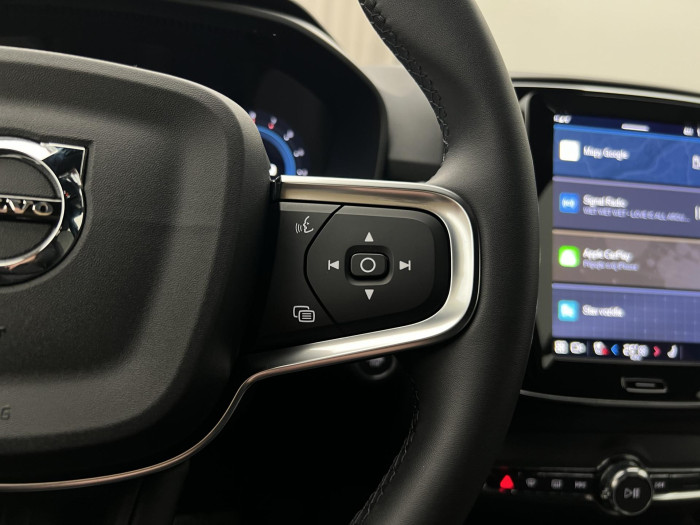 Volvo XC40 B3 PLUS DARK AUT CZ 1.maj.