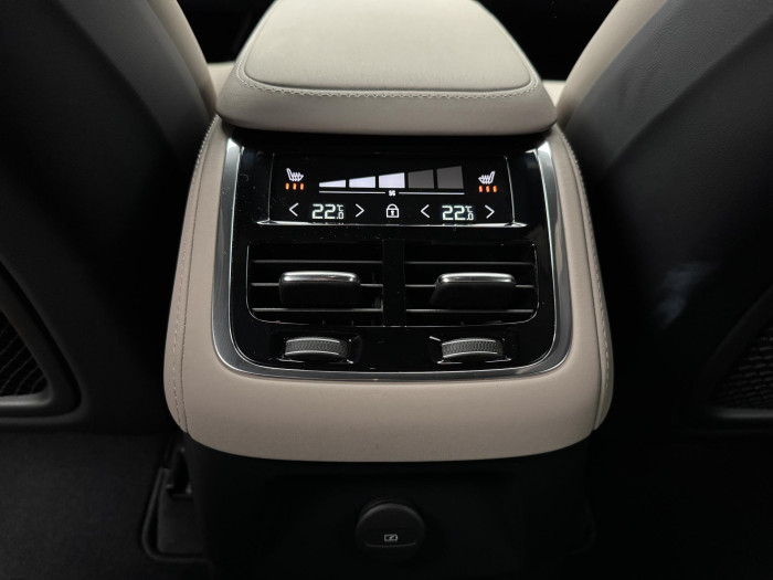 Volvo XC90 T8 AWD RECHARGE CZ REZERVACE