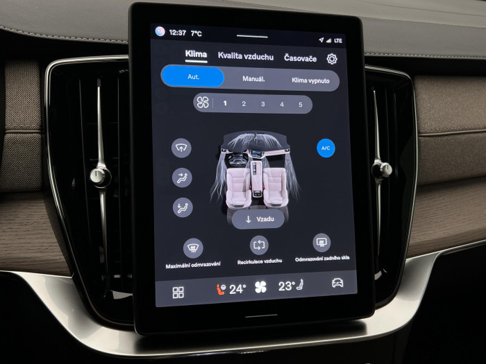 Volvo XC90 B5 AWD ULTRA BRIGHT 7MÍST CZ