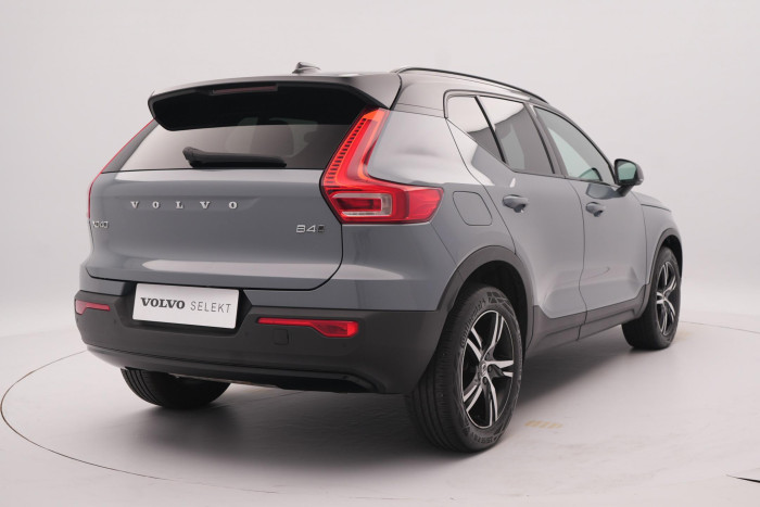 Volvo XC40 B4 AWD R-DESIGN AUT 1.maj CZ