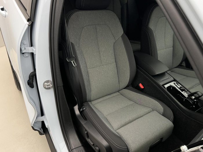 Volvo XC40 B3 PLUS DARK AUT CZ