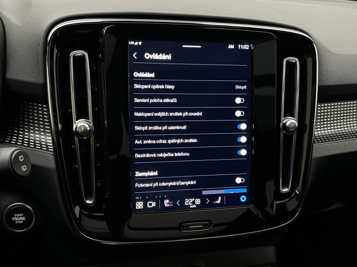 Volvo XC40 B3 ULTRA DARK AUT CZ