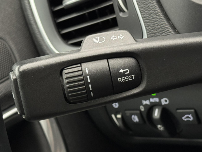 Volvo V40 CC T5 AWD SUMMUM REZERVACE 2.5 CC CC Summum