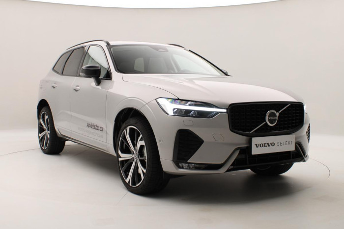 Volvo XC60 B5 AWD ULTIMATE AUT REZERVACE