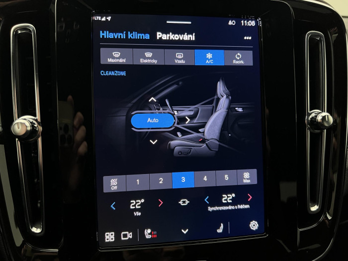 Volvo XC40 B3 ULTRA DARK AUT CZ 1.maj.