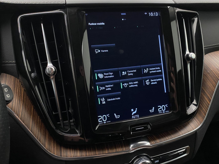 Volvo XC60 T5 AWD INSCRIPTION AUT CZ