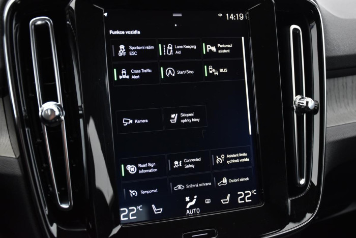 Volvo XC40 D3 INSRIPTION AUT REZERVACE 2.0 d