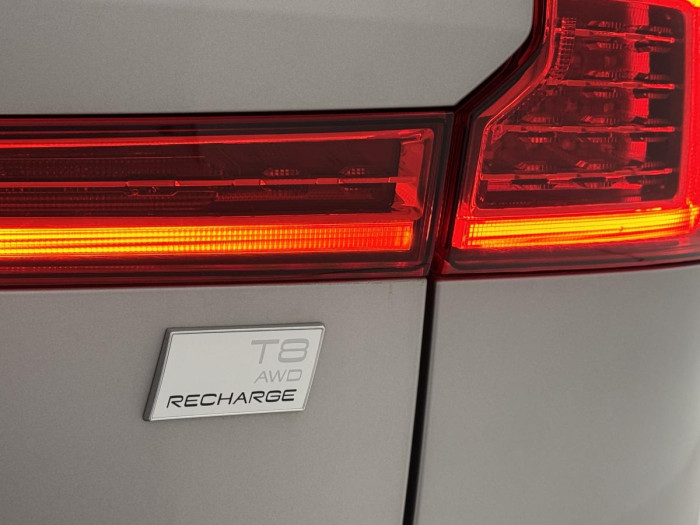 Volvo XC60 RECHARGE T8 AWD ULTIMATE 1.maj